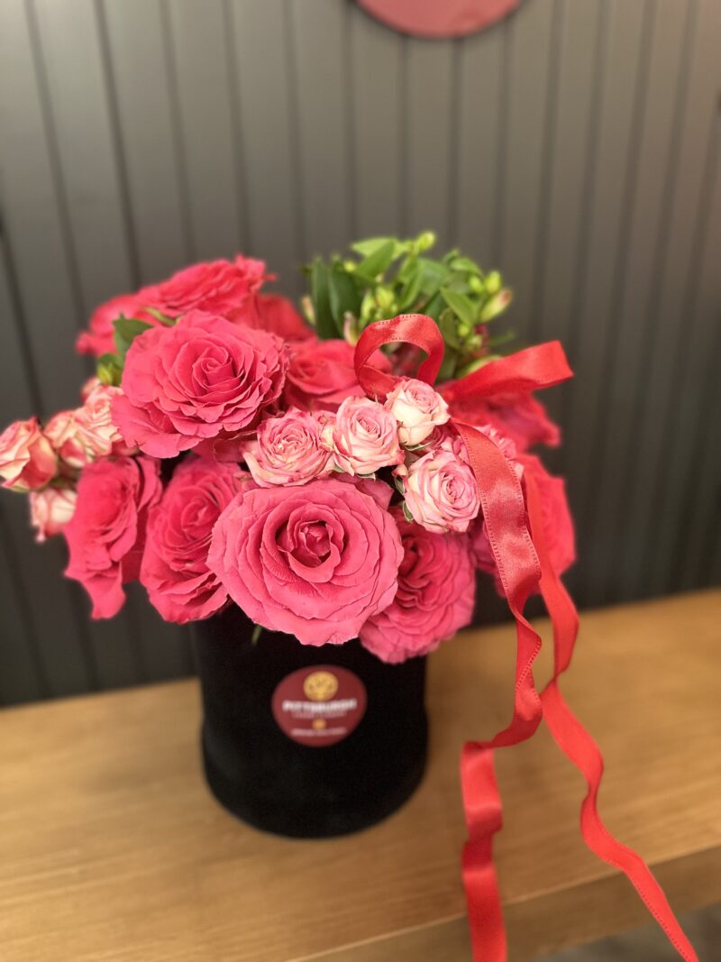 Premium Bouquet - Romance in Full Bloom - Image 3