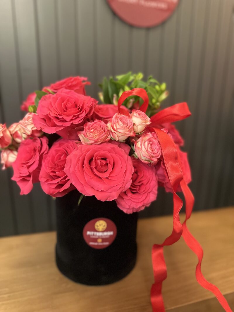 Premium Bouquet - Romance in Full Bloom - Image 4