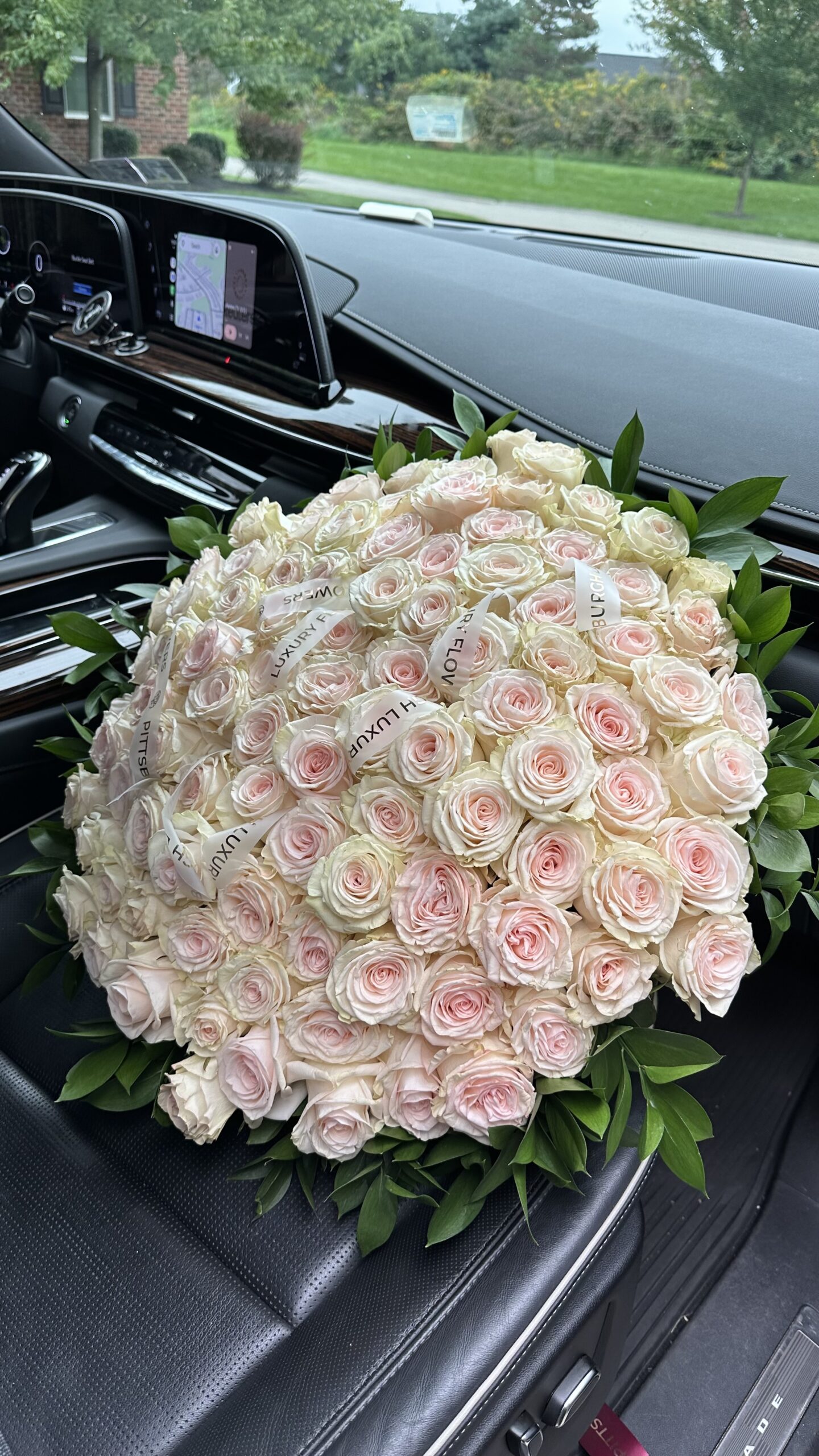 Pink Romance bouquet (100 roses) - Image 2